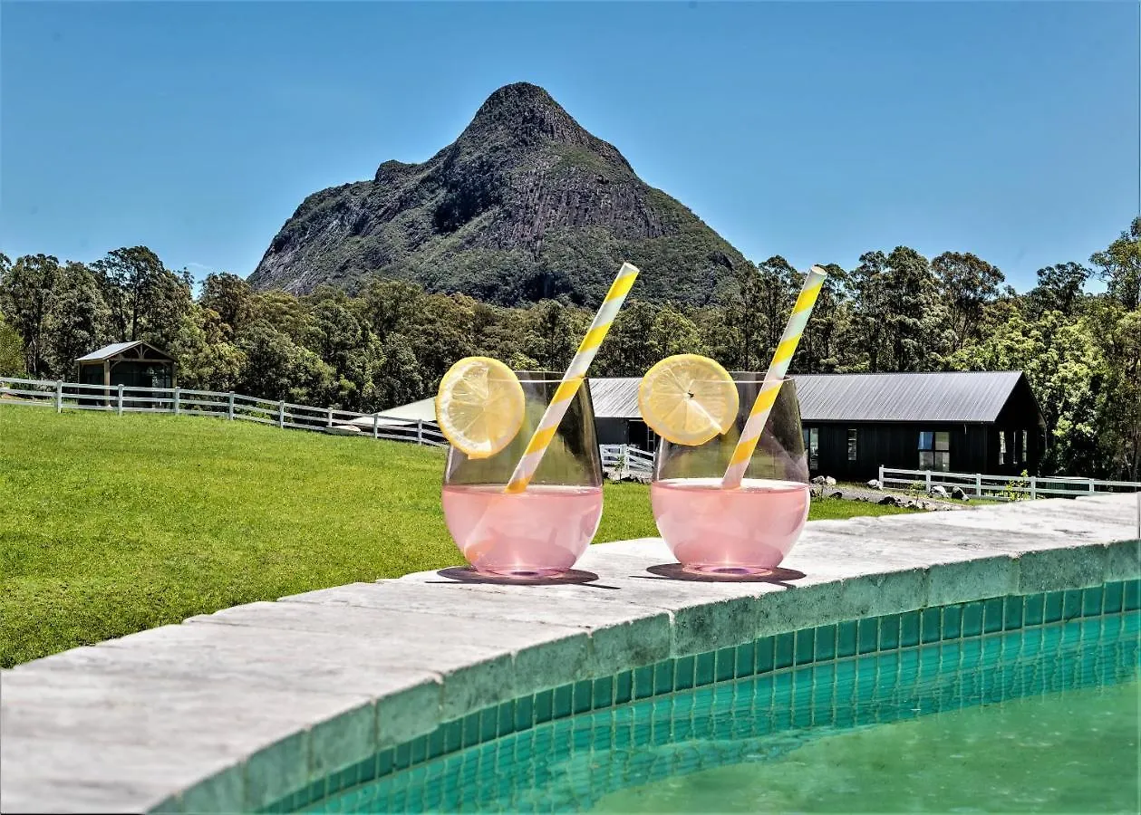 Sunshine Coast Farm Stay Glass House Mountains